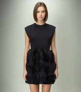 Mini-robe fleurie tridimensionnelle sans manches avec épissure de dentelle